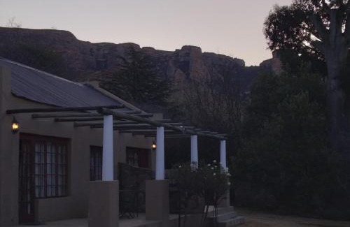 Zastron Cabin | VULTURES LODGE