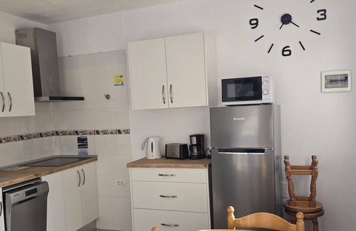 Alojera Apartment | Vv Sunset Oceanfront with A/C and Balcony
