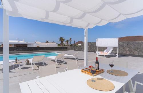 Yaiza Villa | Vv Villa Secretos de Yaiza 2 by HH - private pool