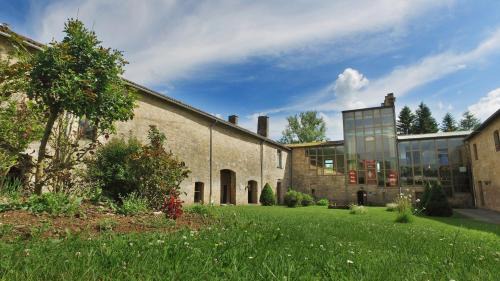 Nedde Resort | VVF Château sur la Vienne Lac de Vassivière