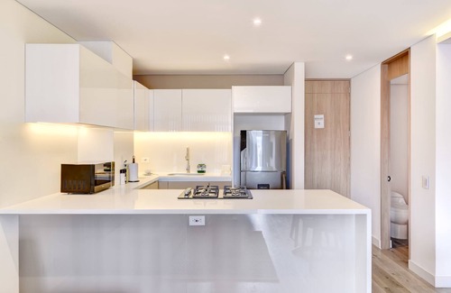 San Patricio Apartment | w* | Elegant Loft w/Balcony in Santa Bárbara