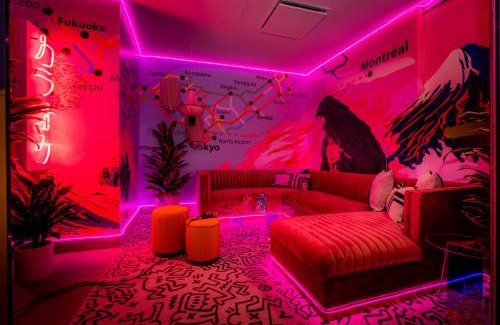 International District Hotel | W Montreal