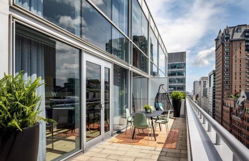 International District Hotel | W Montreal