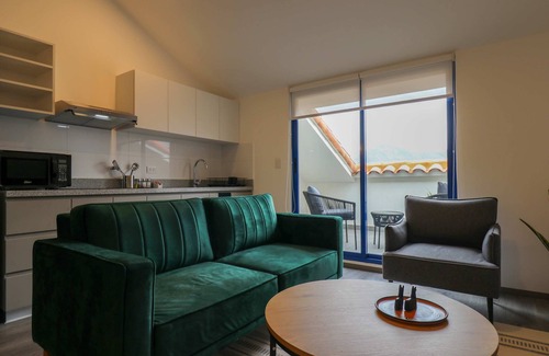 Cusco Historic Center Apartment | w Stunpedous 2BR w Perfect Balcony in Cusco