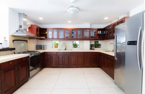 Cartagena District House | w* | Vibrant House 5BR w/Pool n AC in Cartagena