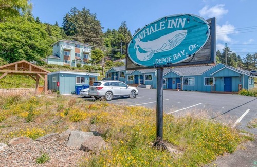 Depoe Bay Apartment | W2 - Gray @ Whale Inn