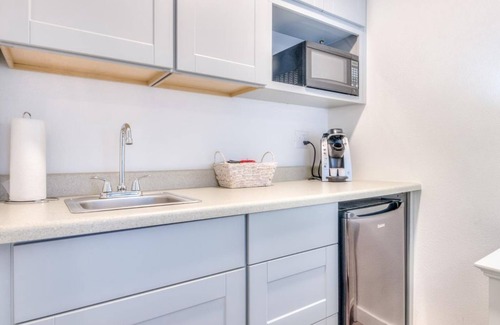 Depoe Bay Apartment | W4 - Blue @ Whale Inn
