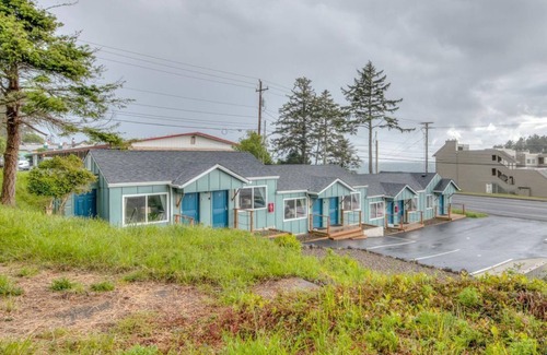 Depoe Bay Apartment | W5 – The Fin @ The Whale Inn | Cozy Coastal Studio in Depoe Bay, Oregon