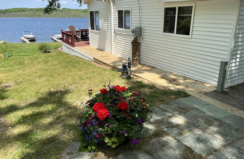 Greenville Cottage | Wabasis Lake