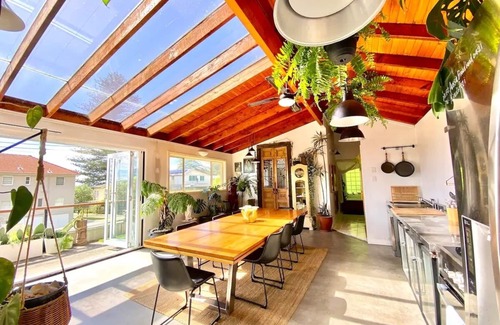 Avoca Beach Apartment | Wabi Sabi Avoca 2 bed - A minute walk to the beach
