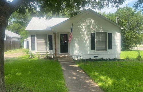North Waco House | Waco’s Jacuzzi House