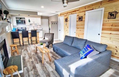 Lakeview Cottage | ❤️ Waddle Inn ❤️ Luxury Cottage on Tecumseh Island