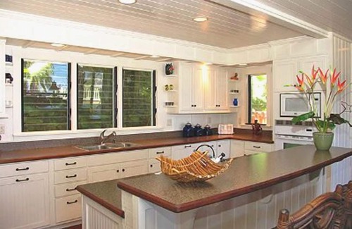 Kilauea House | Wade Home, spacious & just steps from the beach