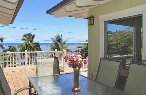 Kilauea House | Wade Home, spacious & just steps from the beach