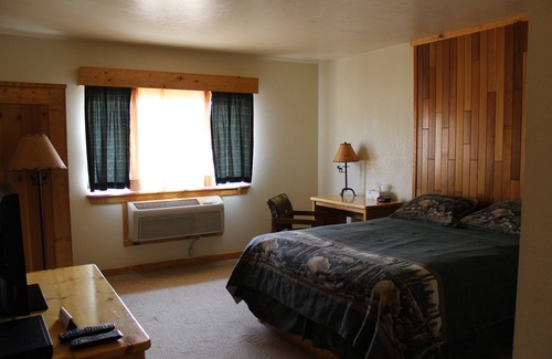 Mesa Hotel | Wagon Wheel Restaurant Bar and Motel