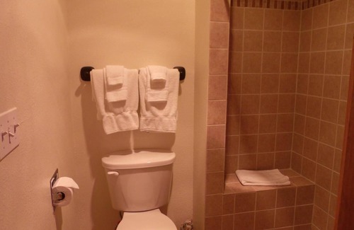 Mesa Hotel | Wagon Wheel Restaurant Bar and Motel