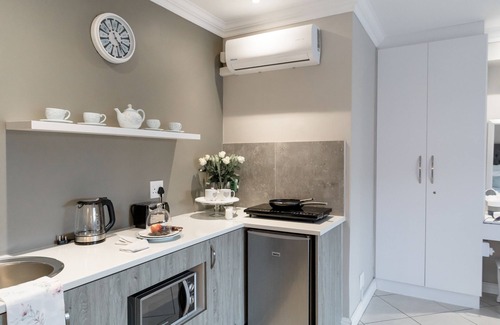 Summerstrand House | Wagtails Guest House