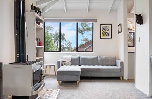 Torbay House | Waiake Family Retreat - Auckland Holiday Home