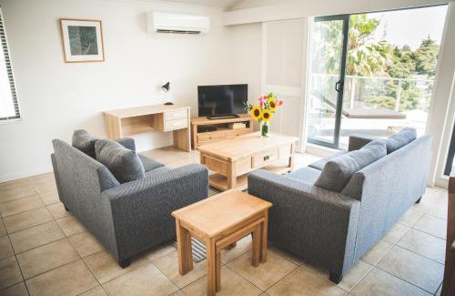 Palm Beach Resort | Waiheke Island Resort Conference & Accomodation Centre