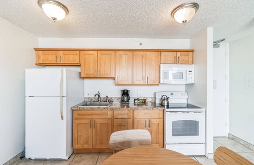 Waikiki Condo | Waikiki Banyan Condo With Panoramic 37th Floor Ocean Views by Koko Resort Vacation Rentals