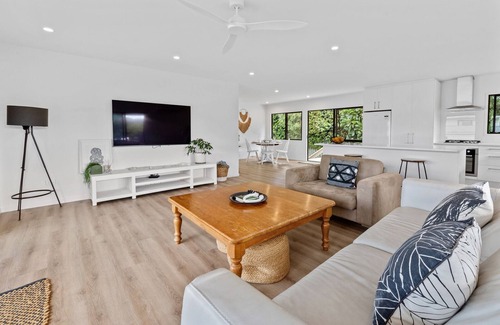 Point Wells House | Waimanu Bliss Escape - Point Wells Holiday Home