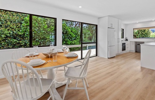 Point Wells House | Waimanu Bliss Escape - Point Wells Holiday Home