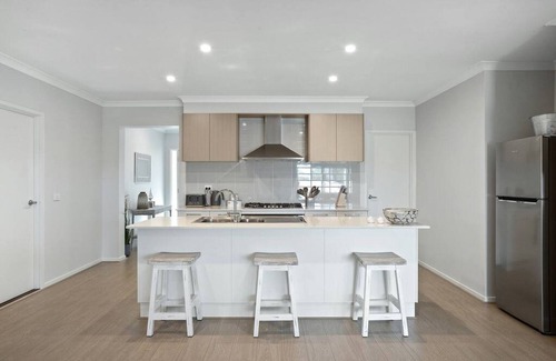 Cowes House | Wait 'N' Sea by Ready Set Stay - WIFI & Table Tennis
