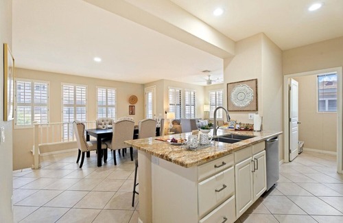 Kierland Apartment | Wake up in style at this modern 2BR, 2BA Scottsdale condo featuring a private patio, heated pool, jacuzzi, and fitness center. Enjoy gated walking paths to Kierland Golf Course and the Westin, plus easy access to dining, shopping, and entertainment.