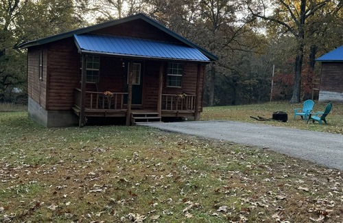 Harrison Cabin | Wake up in the country while only being minutes from all the activities.