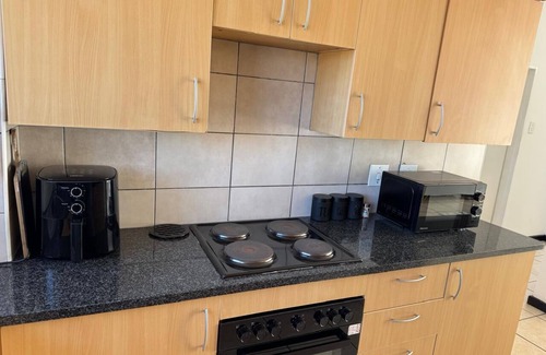 Edenvale Apartment | Wake Up to Gorgeous Views in a Spacious Getaway-Edenvale