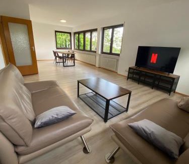 Neustadt-Hambach Apartment | Waldzeit Apartment Natur Komfort und Self Check-in