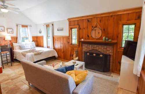 South Wellfleet House | Walk 1 10 Mile to Lecount Hollow Beach