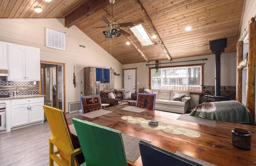 Big Bear City Cabin | Walk 2 Lake, Oktoberfest, Dining & Shops, King Bed, 55" TVs+Fenced Yard 4 Pets