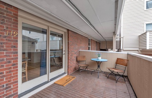 Central Boulder Apartment | Walk Downtown and to Hiking! Spacious 1 bedroom