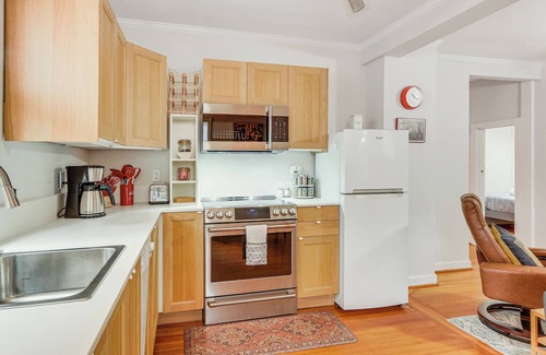 Northwest House | Walk Downtown: Takoma Park Escape w/Large Yard!