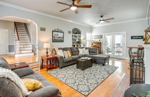 Washington House | Walk Everywhere! Dtwn WashMo Home Near Wineries