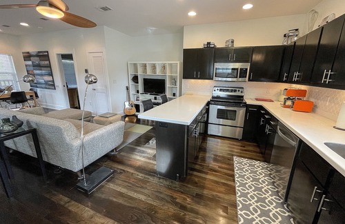 Sugarwood Beach House | Walk or Bike to Seaside!
