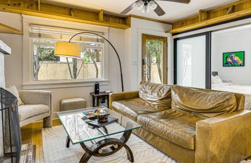 Venice House | Walk to Abbot Kinney Tranquil Cottage in Venice!