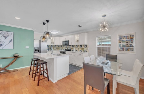 Dawson House | Walk to ACL-1 block-5min Zilker Home-Soco, Walkable !