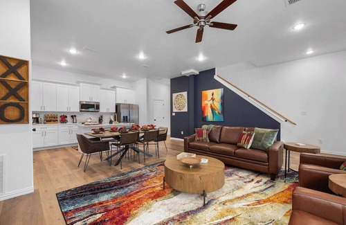 Arlington House | Walk to AT&T Stadium | Dallas Cowboys Escape