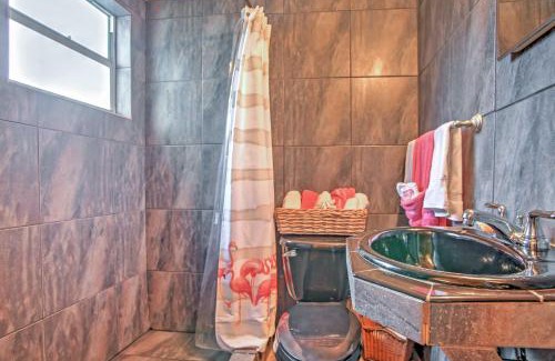 Mango Groves House | Walk to Attractions Tropical Lake Worth Hideaway!