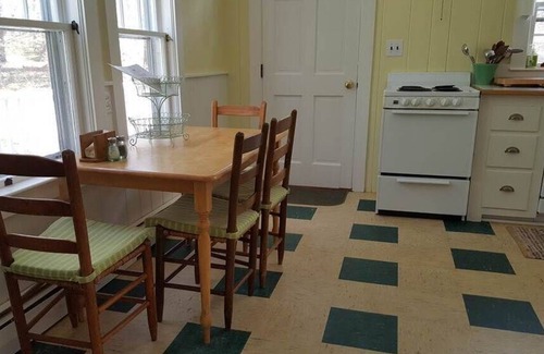 Truro House | Walk to Ballston Beach-4BD Classic Cape-A/C, Deck & Screen Porch