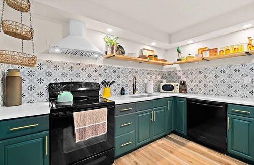 Indian Harbour Beach Apartment | Walk to Beach /50% Off Specials/ Pet Friendly
