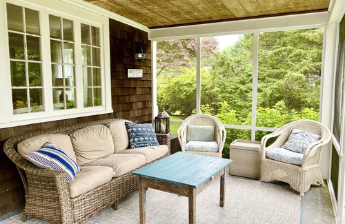 Brewster House | Walk to Beach! 3 bedrooms, huge yard, bay views, AC