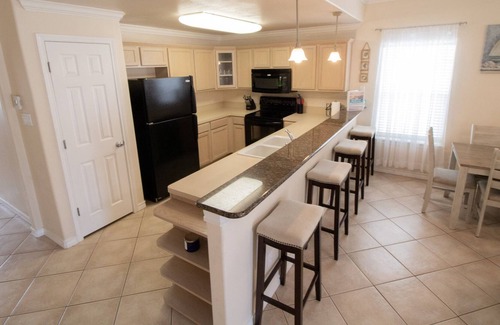 Corpus Christi House | Walk to Beach! Condo w/Balcony, Patio, and Pool!