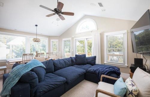 Corolla Light House | Walk to Beach Hot Tub Resort with Community Pool
