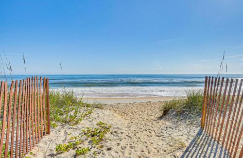 Marineland Acres House | Walk to Beach! Palm Coast Oasis with Pool