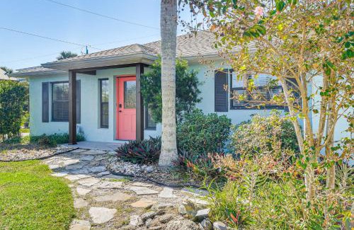 Marineland Acres House | Walk to Beach! Palm Coast Oasis with Pool