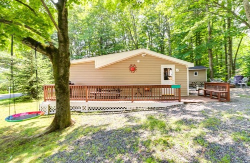 Pocono Lake House | Walk to Beaches Tree-Lined Pocono Lake Retreat!