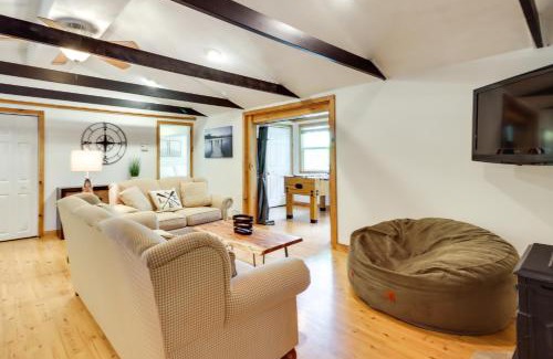 Pocono Lake House | Walk to Beaches Tree-Lined Pocono Lake Retreat!